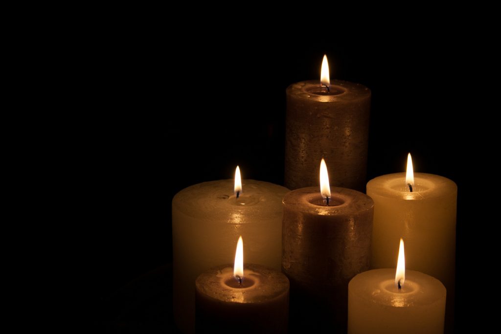 candles-224565_1920
